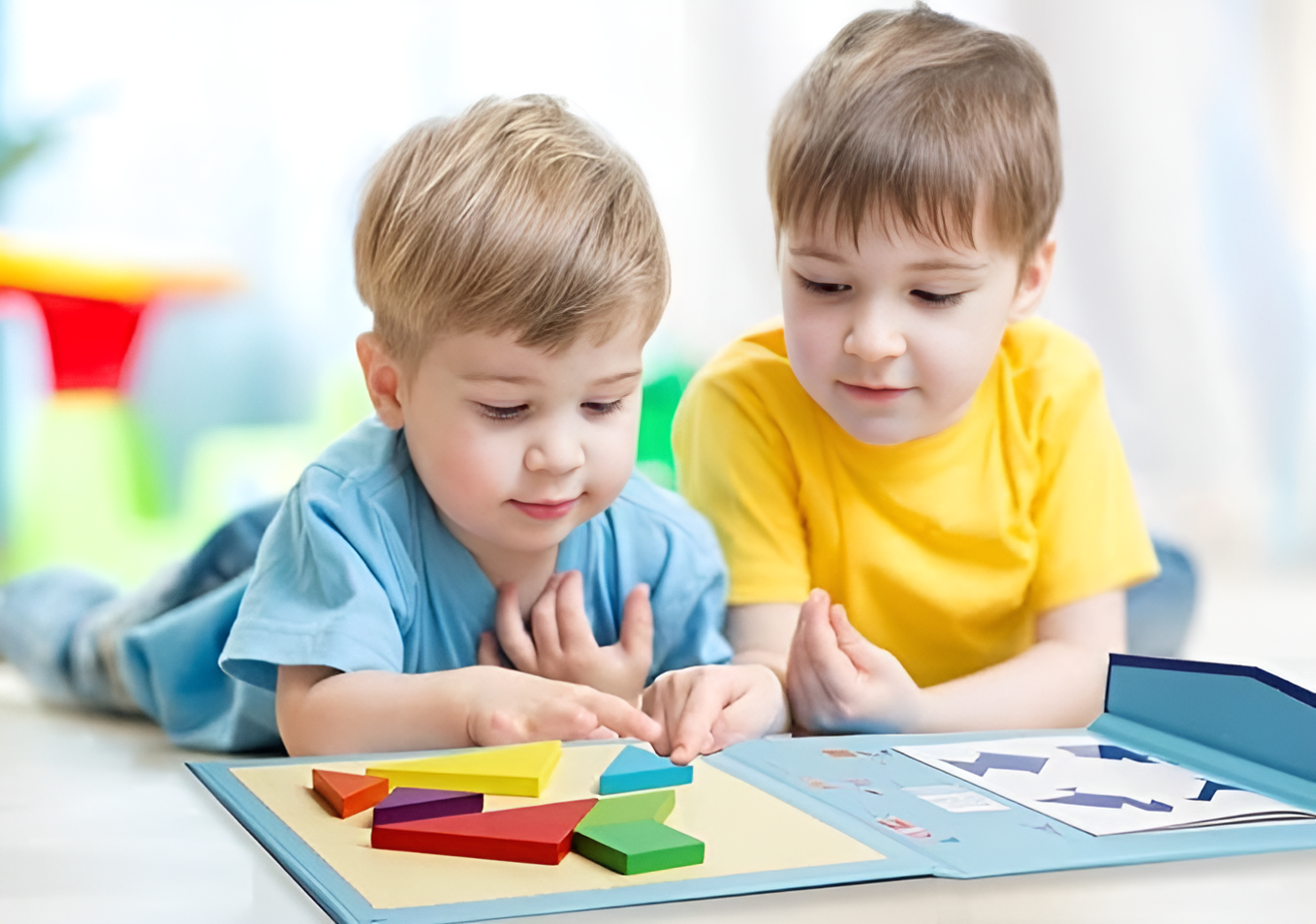 Libro Tangram Magnetico Montessori